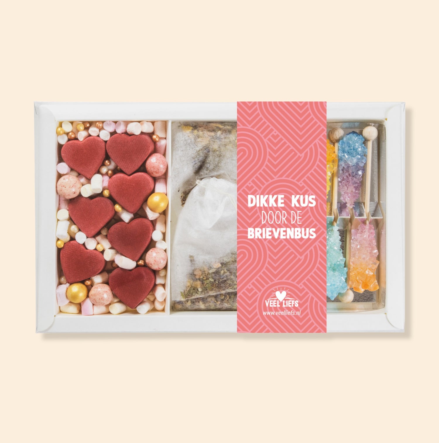 Cadeaupakket | Rode hartjes bonbons, thee en rainbow sticks